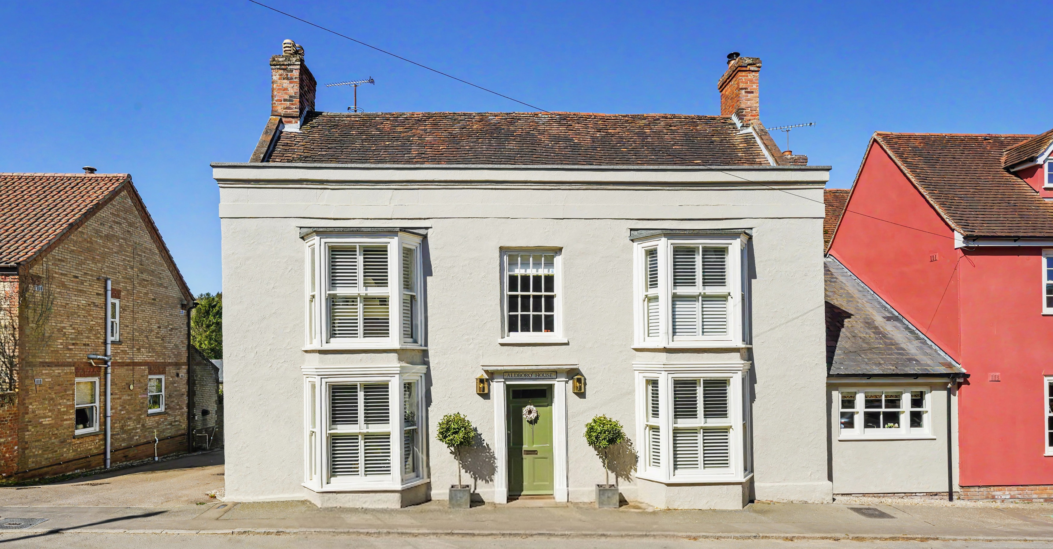 Interior designer reveals the colours which took her Georgian home from drab to fab